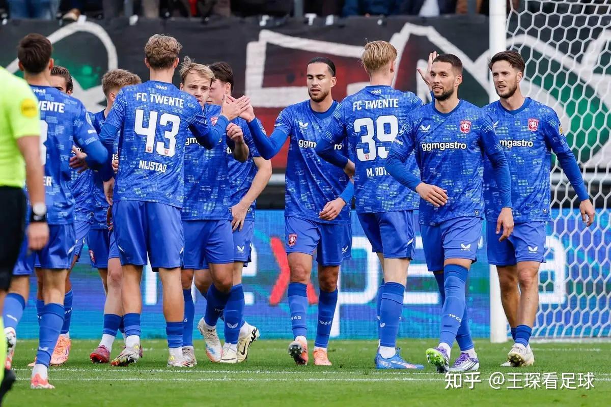 关于沃尔夫斯堡客场全取三分,逼近德甲榜首的信息 关于沃尔夫斯堡客场全取三分,逼近德甲榜首的信息