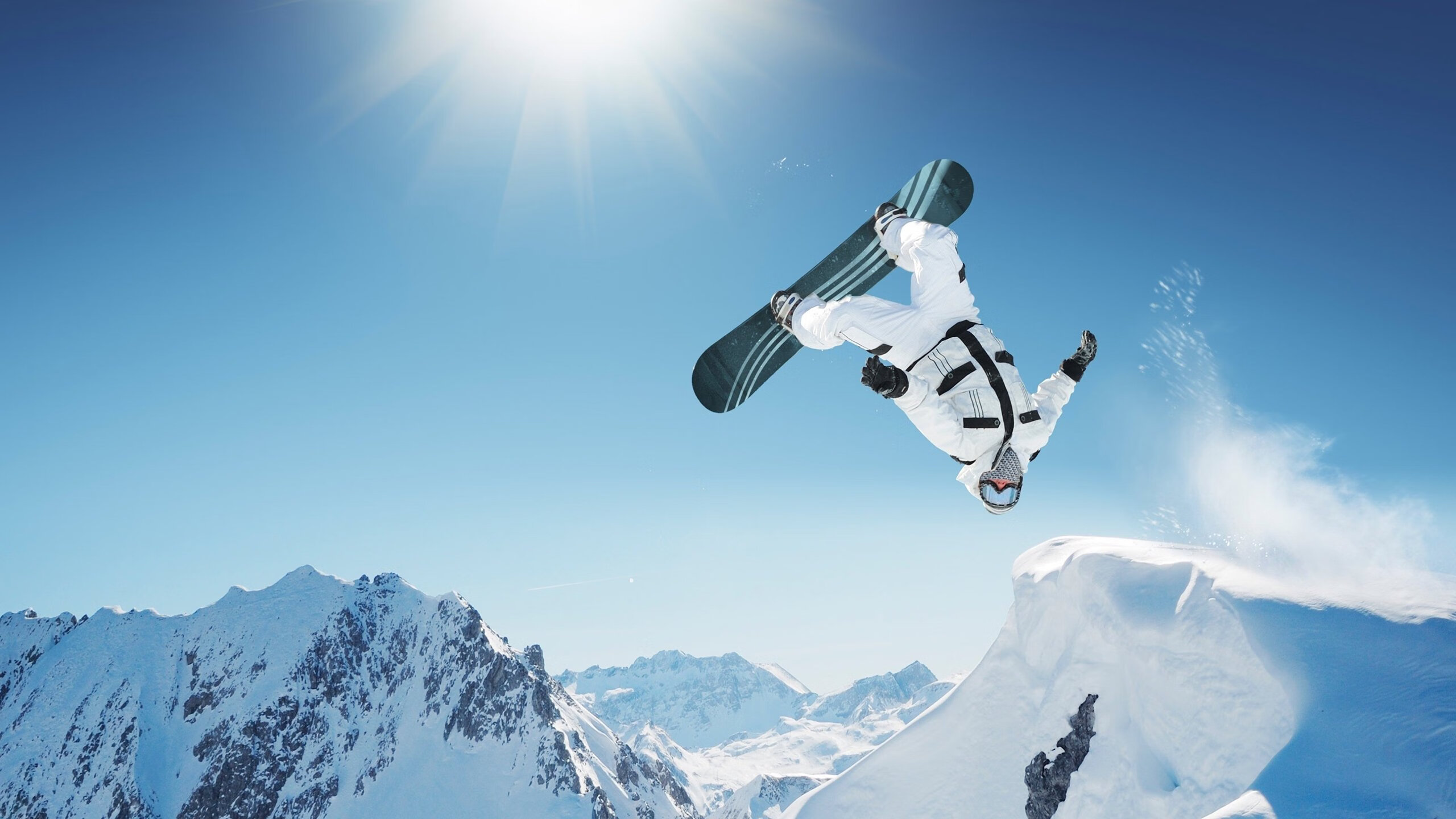 赛道奇迹，周冠宇统治全场，索伯车队险胜法拉利